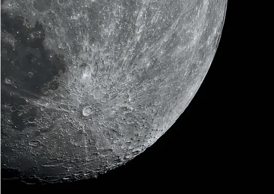  ??  ?? Left: An amazing shot of the third quarter moon. Above: a view of the Tycho Crater (a prominent lunar impact crater).