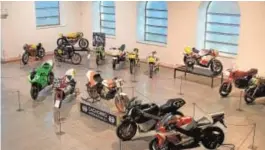  ??  ?? Marcas como Bultaco, Triumph, Ducati o Husqvarna forman parte de la muestra «60 años de velocidad en Salamanca», 31 piezas singulares de «alta gama que hacen un recorrido por todo el mundo de la velocidad de dos ruedas en Salamanca». De esta manera, y...