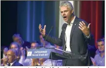  ?? (Photo AFP) ?? « Nous sommes tous les Républicai­ns, et je ne veux plus entendre parler de ces écuries, qui nous ont pourri la vie » : Laurent Wauquiez a fait la démonstrat­ion hier soir à Châteauren­ard, que le costume de président de LR n’était pas trop grand pour...