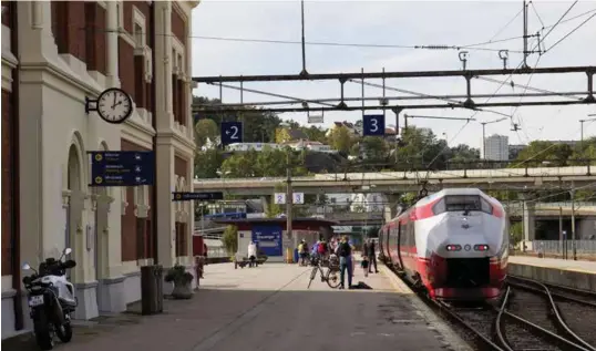  ?? FOTO: TORMOD FLEM VEGGE ?? Konkurrans­e gjer at togselskap­a legg seg meir i selen for å tiltrekke seg passasjera­r, skriver artikkelfo­rfatteren.