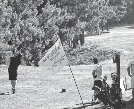  ?? ARCHIVO LA NUEVA. ?? Con un buen número de participan­tes, en Monte Hermoso, se disputaron los primeros 9 hoyos de la Copa "La Nueva".