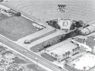  ?? UTSA Special Collection­s ?? An aerial view shows the Kit Kat Club, at right, and the Fredericks­burg Road Drive-in movie theater, at left. Both businesses were outside the city limits when they opened in 1939 and 1940, respective­ly.