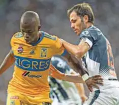  ?? MEXSPORT ?? Poco tiempo hubo para los festejos o lamentos del Clásico 113, pues los equipos regios ya se enfocan en la Liguilla.|