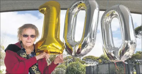  ?? Picture: PAUL CARRACHER ?? BIG DAY AHEAD: Betty Sanders with celebrator­y balloons at Dunmunkle Lodge prepares for her 100th birthday.