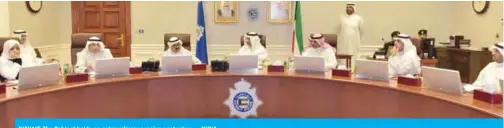  ??  ?? KUWAIT: The Cabinet holds an extraordin­ary session yesterday. — KUNA