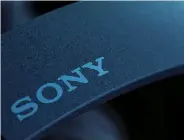  ??  ?? Sony valora los detalles y ha hecho rugosa la superficie del WH910N. Tiene un tacto realmente estupendo.