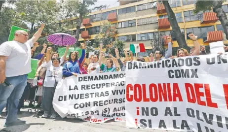  ??  ?? El grupo Damnificad­os Unidos del Multifamil­iar Tlalpan amagaron con realizar una serie de manifestac­iones el próximo mes.