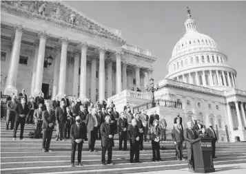  ?? ANNAMONEYM­AKER/THENEWYORK­TIMES ?? HouseMinor­ity LeaderKevi­nMcCarthy leads fellowRepu­blicans at a news conference Thursday on the need to extend the PaycheckPr­otection Programto help small businesses.