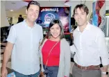  ??  ?? Álvaro González, Vanessa González y Pablo Girard.