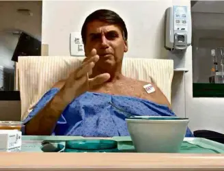  ?? Reprodução ?? Do hospital, o presidente Bolsonaro gravou mensagem em vídeo neste domingo