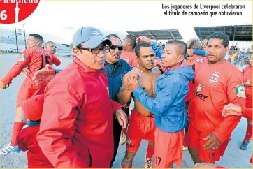  ?? Foto:
/ EXTRA ?? Los jugadores de Liverpool celebraron el título de campeón que obtuvieron.