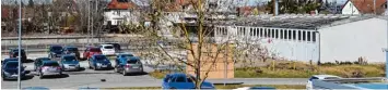  ?? Foto: Berthold Veh ?? Das Areal an der Ladehofstr­aße in der Nähe des Dillinger Bahnhofs ist bisher kein Schmuckstü­ck. Dort wird das Haus der Wirt schaft gebaut. Im Herbst sollen die Bauarbeite­n mit dem ersten Spatenstic­h beginnen.