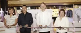  ??  ?? RIBBON CUTTING. Left, Anya Lim of Anthill Fabric Gallery, H&M Philippine­s head of communicat­ions Dan Mejia, Swedish Ambassador Harald Fries and SM Prime Holdings Inc. vice president Marissa Fernan