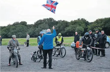  ?? ?? The start was flagged off by Coun Peter O’Donovan, the Mayor of Epsom and Ewell, and was a casual affair! [Photo by Ian Thoburn]