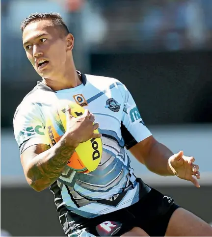  ??  ?? Manaia Cherringto­n is hoping to revive his career at the Warriors.