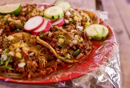  ?? ?? Tacos consist of only four fillings: chorizo, al pastor, pollo and asada.