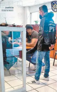  ??  ?? José “R” fue detenido y notificado por personal de Asuntos Internos de la PDI de las acusacione­s que pesan en su contra.