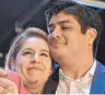  ?? FOTO: AFP ?? Der neue Präsident Carlos Alvarado mit seiner Ehefrau Claudia Dobles.