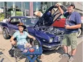  ?? FOTO: RAUPOLD ?? Viele kamen mit ihren US-Oldtimern zu Schaffrath – wie Andy und Pitti Klöppner mit ihrem „Ford Mustang 347 cui Stroker“.