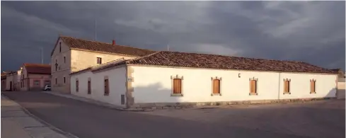  ??  ?? Below: the Pingus bodega at Quintanill­a de Onésimo, in the west of Ribera del Duero