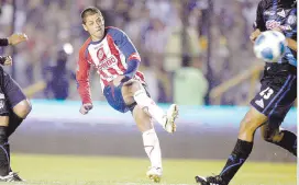  ?? ?? l El ‘Chicharito’ Hernández está de regreso con las Chivas.