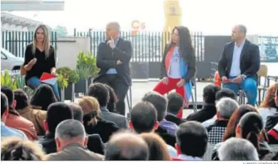  ?? ALBERTO DOMÍNGUEZ ?? Acto de la campaña de Ciudadanos en el Muelle de Levante.