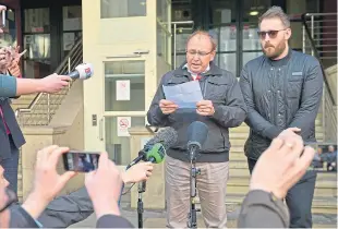  ?? Pictures: PA. ?? Paul Hett, father of Manchester Arena attack victim Martyn Hett, (with Martyn’s brother Matt, right) speaking outside the court.