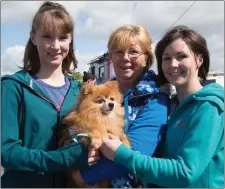  ??  ?? Off to the dog show with their dog Toby: Shauna,Mary and Olivia Buckley (Castlegreg­ory) at the Kingdom County Fair