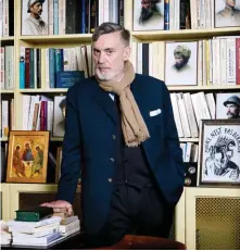  ??  ?? Éclectique.
François Sureau à Paris, en mai 2019. Il publie « un tour de force littéraire.