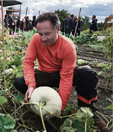  ?? (JEAN-PHILIPPE KSIAZEK/AFP PHOTO) ?? Le jardin conservato­ire Vavilov d’Ecully, dans la banlieue lyonnaise.