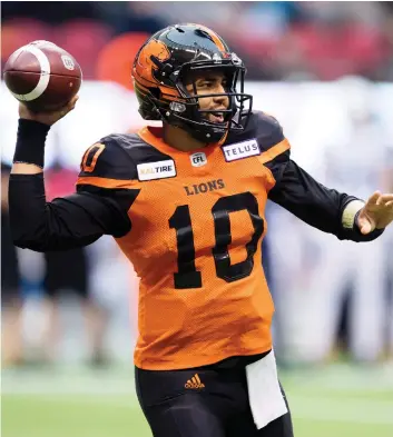  ?? JONATHAN HAywARD/THE CANADIAN PRESS FILES ?? Quarterbac­k Jonathon Jennings signed a one-year deal with the Redblacks worth a reported $250,000 with incentives that could bump him to $400,000.