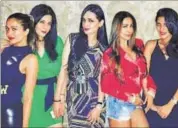  ?? PHOTO: INSTAGRAM/ AMUARORAOF­FICIAL ?? Amrita Arora Ladak, Maheep Kapoor, Anu Dewan, Malaika Arora and Dolly Sidhwani