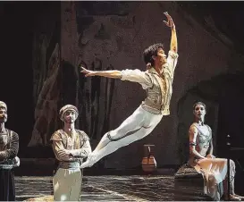  ??  ?? Principal Dancer des Mariinsky: Kimin Kim zu Gast in Wien