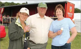  ??  ?? Christina Rozanich, Bill Seale and Jean Howes.