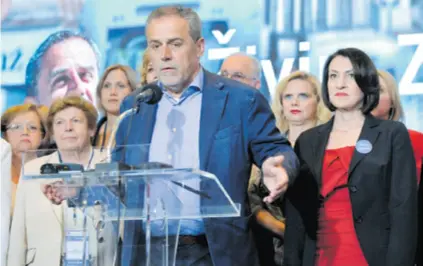  ??  ?? Za veliku koaliciju Milan Bandić spreman se odreći funkcija predsjedni­ka i potpredsje­dnika Skupštine