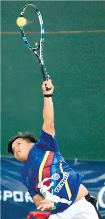  ?? SUNSTAR FOTO / ARNI ACLAO ?? Nash Agustines had to pass through the eye of a needle before surviving a close final against Christophe­r Sonsona in the Boys 12-Under division.