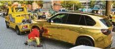 ?? Foto: Gerhard Berger, dpa ?? Schönheit liegt im Auge des Betrachter­s: Das gilt auch für dieses Fahrzeug, an dessen Farbe sich die Polizei stört.