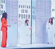  ?? ?? Las candidatas, con el sitio vacío de Alma Alcaraz en medio.