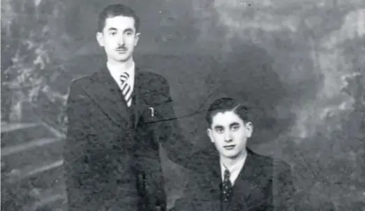 ?? DC ?? Las hermanos Antonio e Higinio Gómez de Barreda, hacia mediados de los años veinte del siglo pasado.
