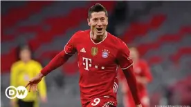  ??  ?? Robert Lewandowsk­i hat allen Grund zum Jubeln