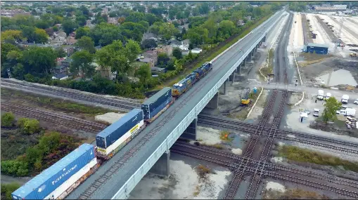 J.B. Hunt foresees remaining with both CSX, NS | Trains | PressReade­r