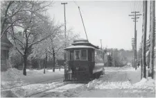  ?? PHOTO FROM HERBERT BECKETT, LOCAL HISTORY & ARCHIVES, HAMILTON PUBLIC LIBRARY ?? Hamilton Street Railway Car on James Street South, 1912.