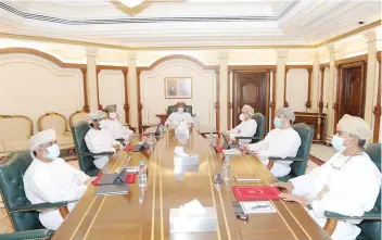  ?? — ONA ?? Dr Said bin Mohammed al Saqri, Minister of Economy, Chairman of the Tender Board, presides over the meeting on Wednesday.