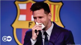  ??  ?? "Hice todo lo posible por quedarme y no se pudo. No tengo más nada que decir", sentenció Messi, evitando reproches a la directiva del club, pero negando que rechazara bajarse más el sueldo.