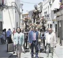  ?? ?? Procesión por las calles de Baena.