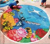  ??  ?? La compagnie HO organise depuis  le Festival Internatio­nal de Street Painting de Toulon et défend avec passion la création contempora­ine pour donner à l’art éphémère toute sa place dans l’espace public.