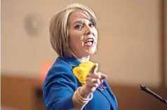  ??  ?? Michelle lujan Grisham, gobernador­a de Nuevo México