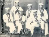  ?? FILIPINO AMERICAN NATIONAL HISTORIC SOCIETY VIA AP ?? Filipino sailors in an unknown location in 1923. Asian Americans, veterans and civilians in the U.S. and the Philippine­s are campaignin­g to name a Navy warship for a Filipino sailor who bravely rescued two crew members when their ship caught fire more than century ago, earning him a prestigiou­s and rare Medal of Honor.