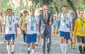  ?? ?? Hay equipo. Mal (Bill Nighy) es el DT del selecciona­do inglés.