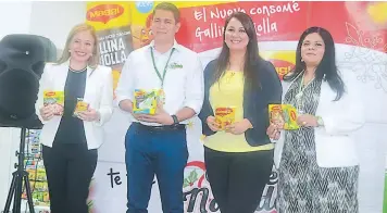  ??  ?? Sara Cárcamo, Harold Lovo, Karen Fuentes y Vanessa Martínez.